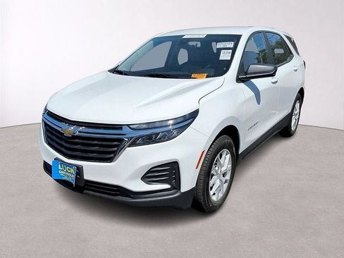 Used 2023 Chevrolet Equinox LS AWD/4WD image 4