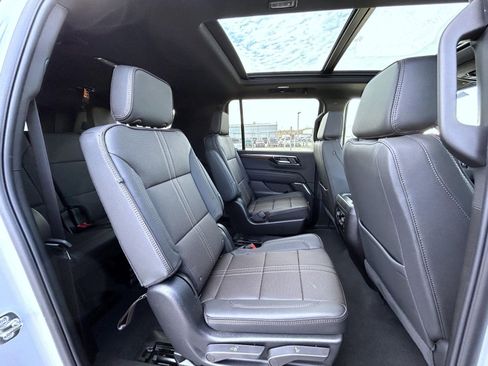 New 2026 Chevrolet Suburban High Country image 18