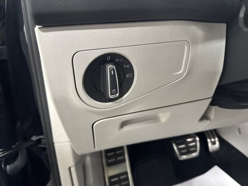 Certified 2024 Volkswagen Tiguan SE R-Line AWD/4WD image 16