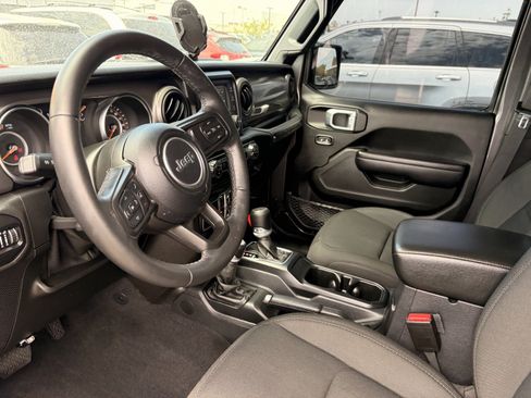 Used 2021 Jeep Wrangler Unlimited Sport AWD/4WD image 15