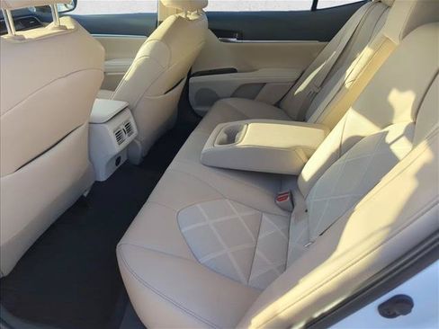 Certified 2019 Toyota Camry XLE FWD image 7