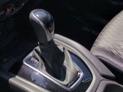 Used 2019 Nissan Rogue SV w/ Premium Package FWD image 26