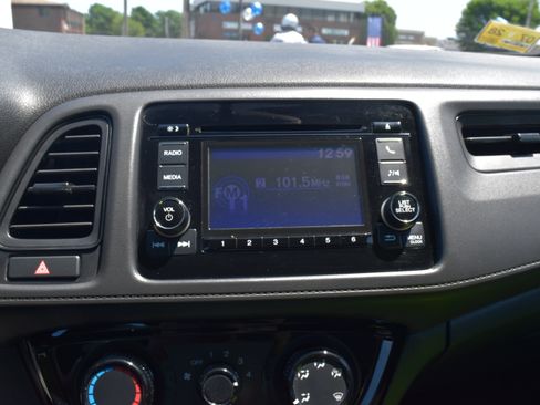 Certified 2021 Honda HR-V LX image 18