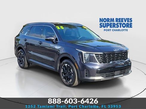 Used 2025 Kia Sorento S FWD image 1
