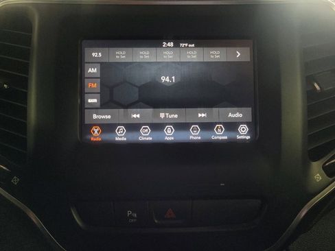 Used 2020 Jeep Cherokee Altitude image 25