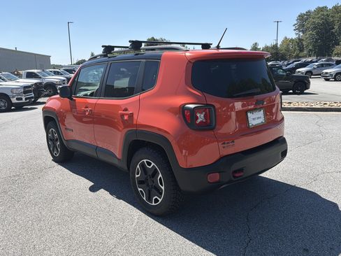 Used 2015 Jeep Renegade Trailhawk w/ Popular Equipment Group AWD/4WD image 6