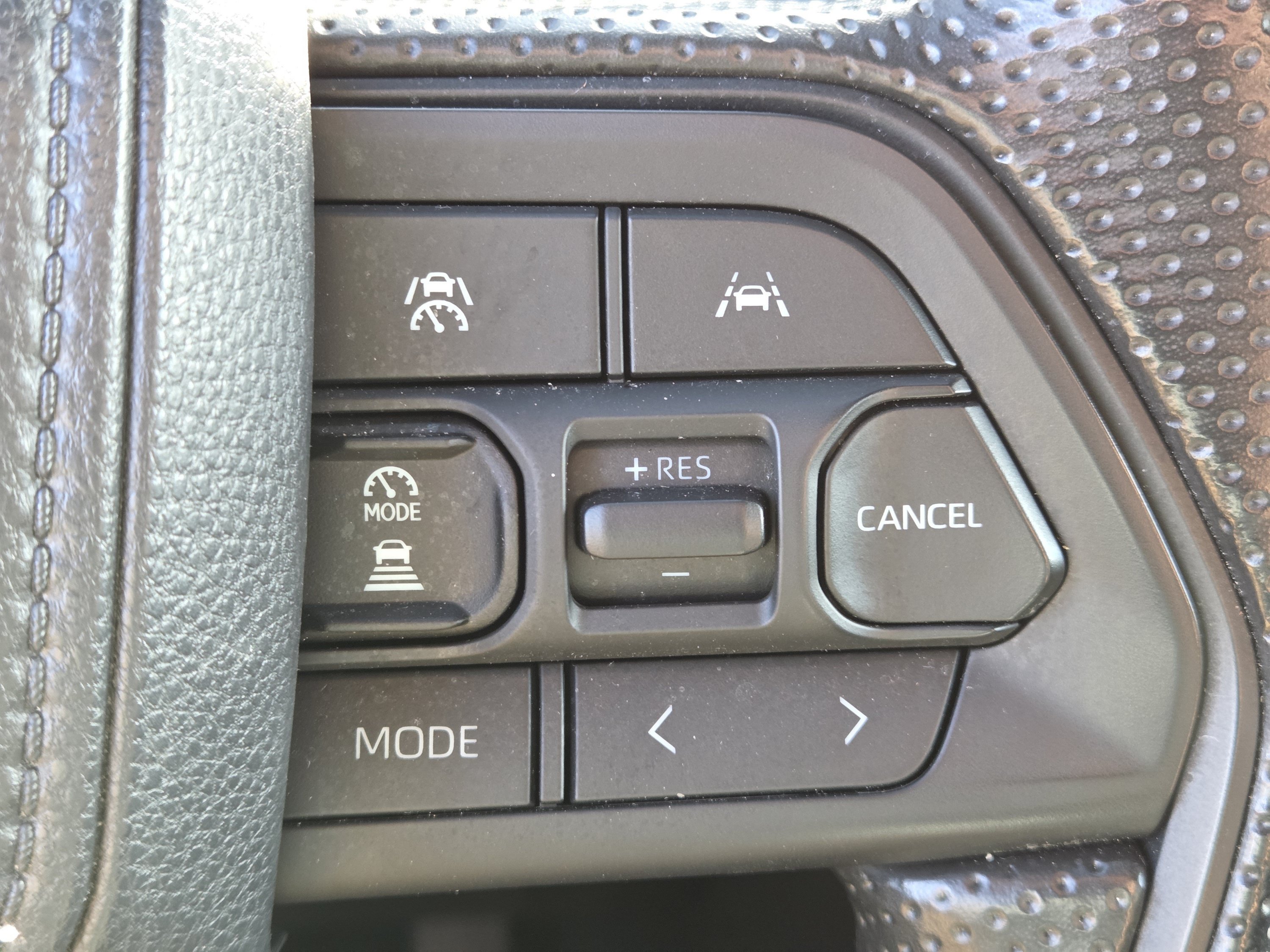 Used 2025 Toyota Tacoma SR5 AWD/4WD image 14