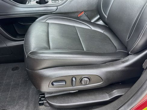 Used 2023 GMC Acadia SLT w/ Technology Package FWD image 22