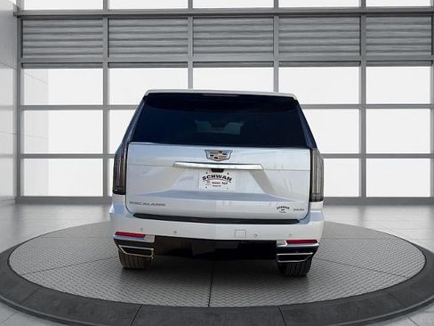 Used 2025 Cadillac Escalade Premium Luxury w/ Touring Package AWD/4WD image 5