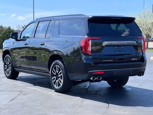 Used 2023 GMC Yukon XL AT4 w/ AT4 Premium Plus Package AWD/4WD image 15