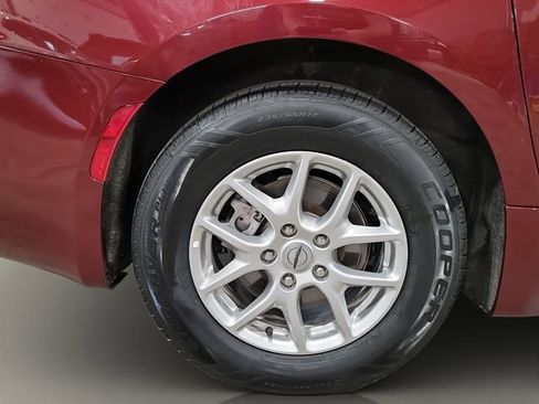 Used 2023 Chrysler Voyager LX FWD image 15