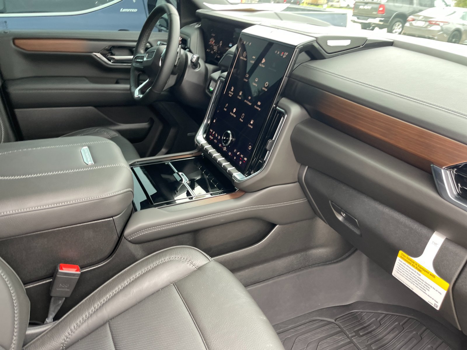 Used 2026 GMC Yukon XL Denali AWD/4WD image 18