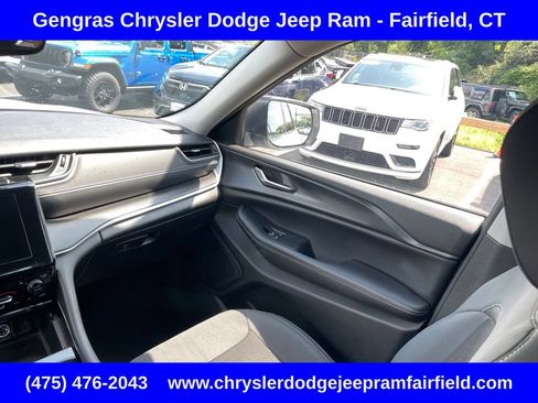 Certified 2023 Jeep Grand Cherokee Laredo w/ Luxury Tech Group I AWD/4WD image 59