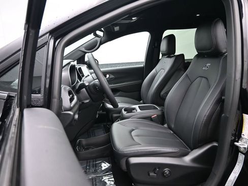 New 2026 Chrysler Pacifica Select image 20