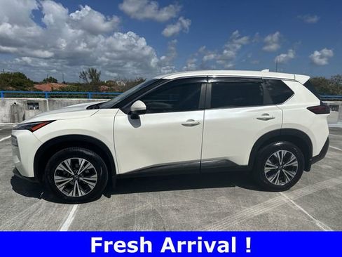 Used 2023 Nissan Rogue SV image 16