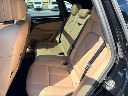 Used 2024 Porsche Macan AWD/4WD image 24