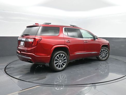 Used 2022 GMC Acadia Denali w/ Denali Ultimate Package image 2
