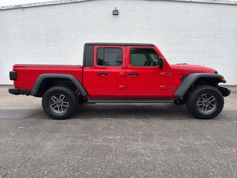 Used 2024 Jeep Gladiator Mojave w/ Technology Group AWD/4WD image 1