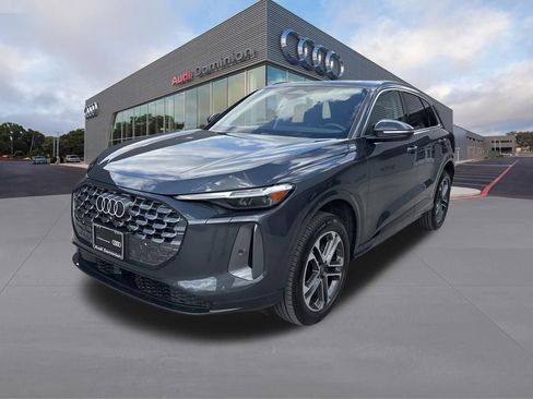 Certified 2025 Audi Q5 Premium Plus w/ Premium Plus image 1