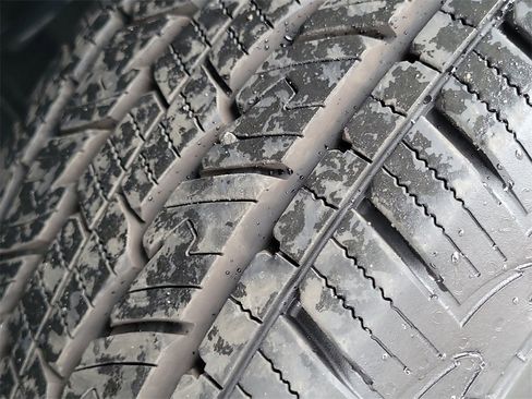 Used 2025 Chevrolet Silverado 1500 LT image 27