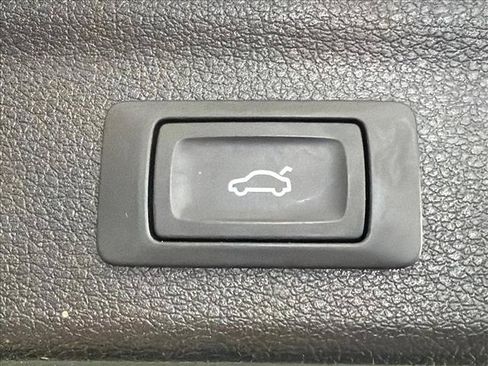 Used 2020 Audi Q3 2.0T Premium AWD/4WD image 20