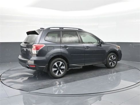 Used 2017 Subaru Forester 2.5i Premium image 15