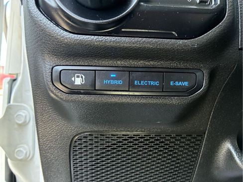 Used 2023 Jeep Wrangler Unlimited Sahara AWD/4WD image 18