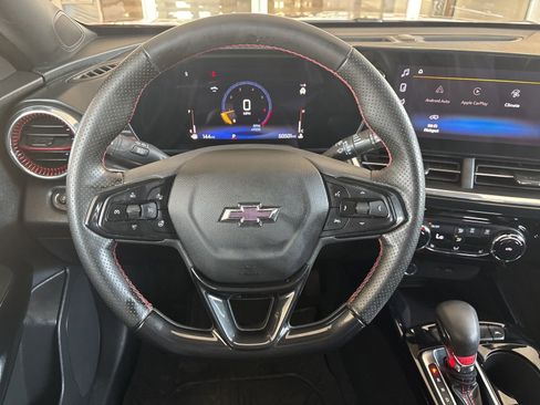 Certified 2024 Chevrolet Trax RS w/ Sunroof Package image 27