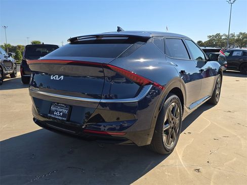 New 2025 Kia EV6 Wind image 8