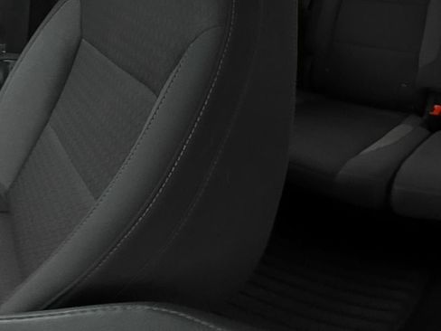 Certified 2025 Chevrolet Silverado 1500 LT AWD/4WD image 15