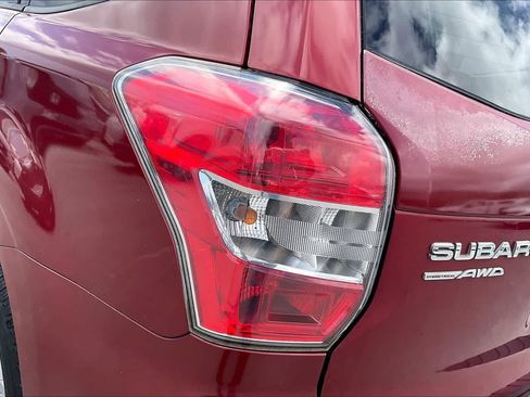 Used 2015 Subaru Forester 2.5i Premium AWD/4WD image 32