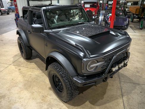 Used 2023 Ford Bronco Badlands image 14