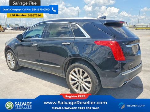 Used 2017 Cadillac XT5 Platinum w/ Driver Assist Package AWD/4WD image 3