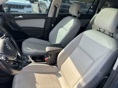 Used 2019 Volkswagen Tiguan SEL w/ 3rd Row Seat Package image 4