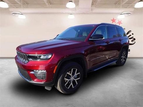 New 2023 Jeep Grand Cherokee Limited w/ Luxury Tech Group II AWD/4WD image 3