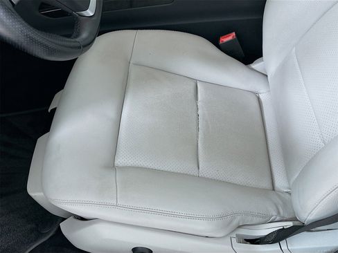 Used 2010 Mercedes-Benz E 350 E 350 image 20