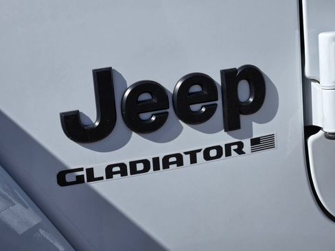 New 2025 Jeep Gladiator Sport AWD/4WD image 8