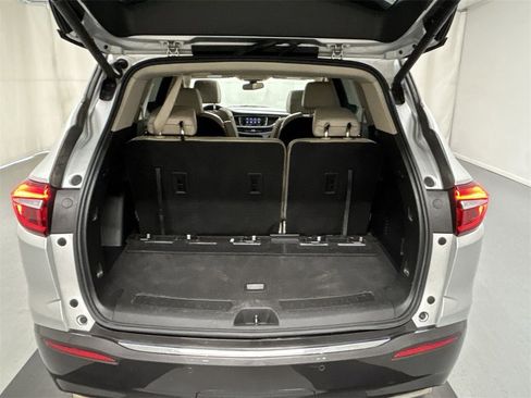 Used 2020 Buick Enclave Essence image 25