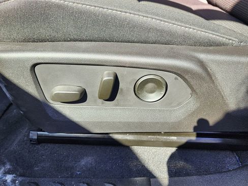 New 2026 GMC Canyon Elevation w/ Convenience Package image 16