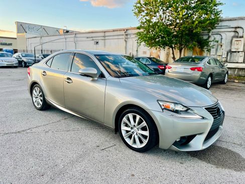 Used 2015 Lexus IS 250 image 2