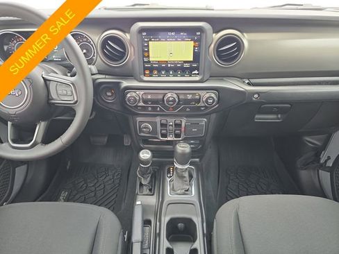 Used 2023 Jeep Gladiator Sport AWD/4WD image 11