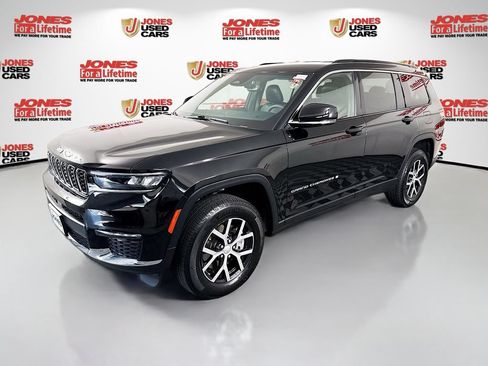 Used 2024 Jeep Grand Cherokee L Limited AWD/4WD image 14