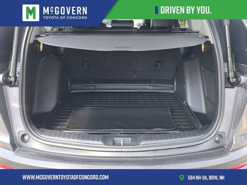 Used 2022 Honda CR-V Touring image 4