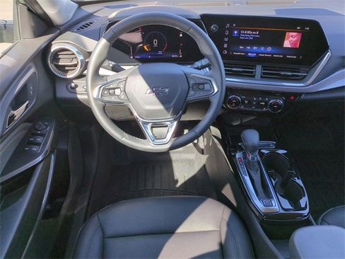 Used 2025 Chevrolet Trax ACTIV w/ Driver Confidence Package image 12