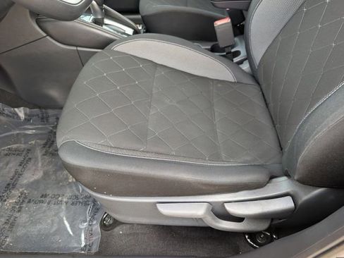 Used 2019 Nissan Kicks SV image 12