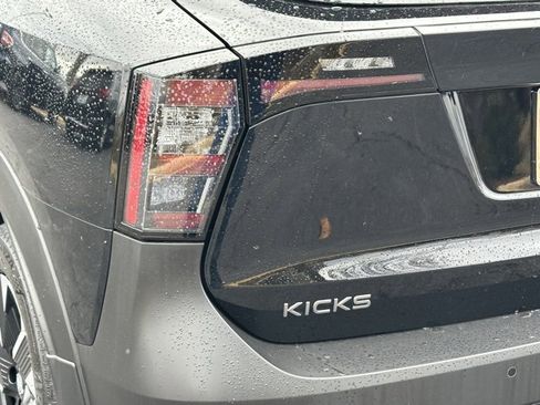 Certified 2025 Nissan Kicks SR image 15