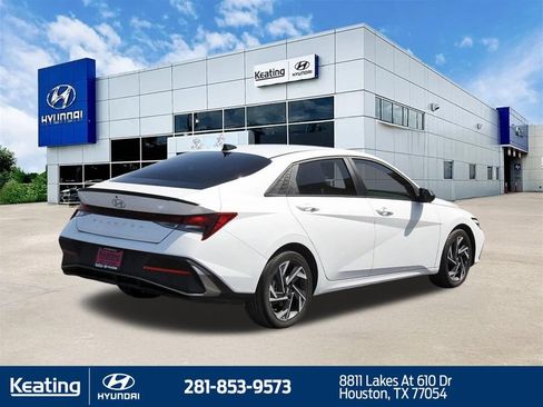 Certified 2025 Hyundai Elantra Sport FWD image 5