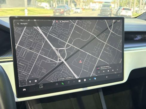 Used 2022 Tesla Model X Plaid image 13