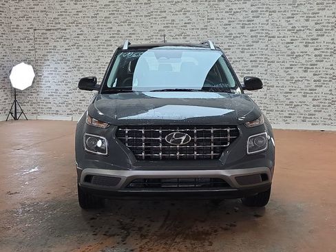 New 2026 Hyundai Venue SEL FWD image 2