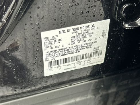 Used 2023 Ford Explorer XLT w/ Equipment Group 202A image 35